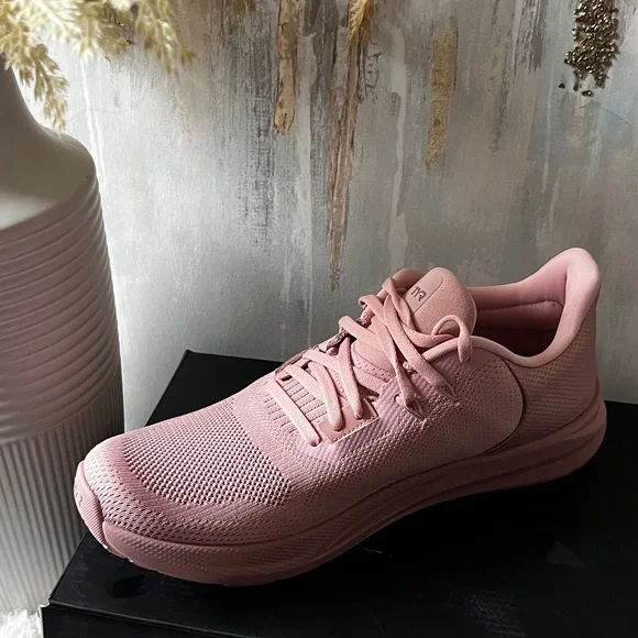 Shoes - Picture 4 of 6